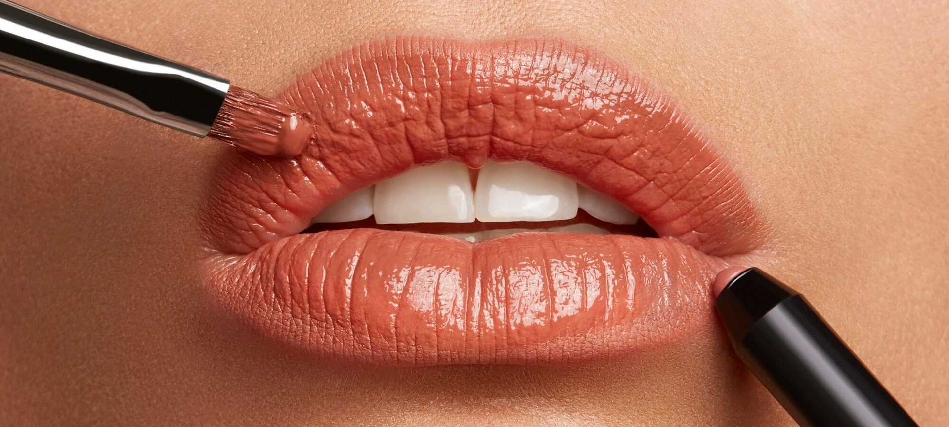 Lip contouring: come realizzare labbra voluminose